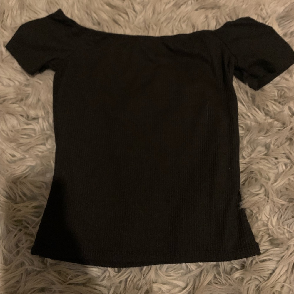 Cute black shoulder less crop top.